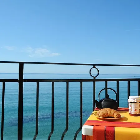 Apartmanhotel Holiday's Beach *