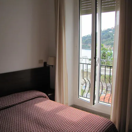 Holiday's Beach * Ventimiglia