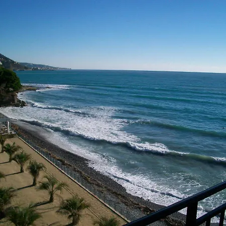 Holiday's Beach Apartmanhotel *