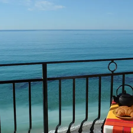 Holiday's Beach