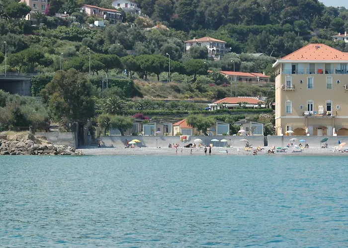 Holiday's Beach Lejlighedshotel *