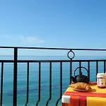 Ξενοδοχείο με διαμερίσματα Holiday's Beach *