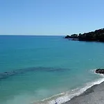 Holiday's Beach Ξενοδοχείο με διαμερίσματα Βεντιμίλια