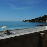 Holiday's Beach *