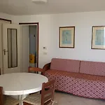 Ξενοδοχείο με διαμερίσματα Holiday's Beach