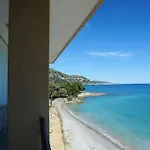 Holiday's Beach Ξενοδοχείο με διαμερίσματα *