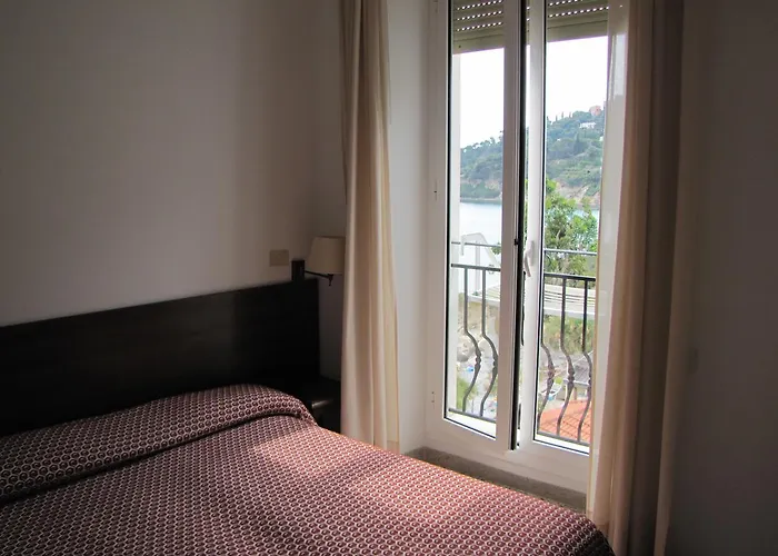 Holiday's Beach * Ventimiglia