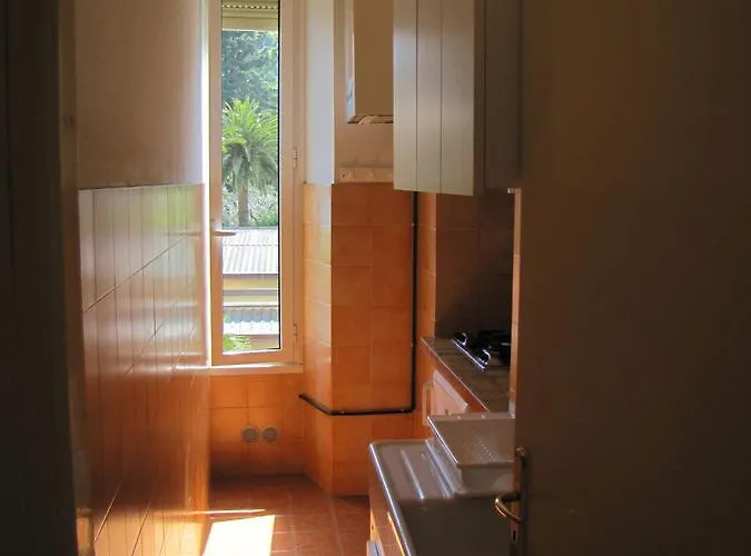 Holiday's Beach Aparthotel *