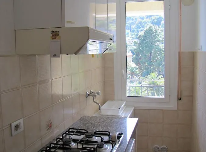 Holiday's Beach 公寓式酒店 *