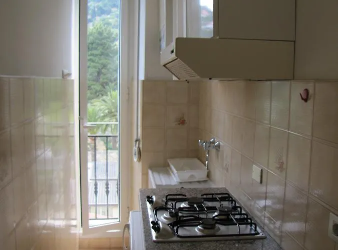 公寓式酒店 Holiday's Beach *