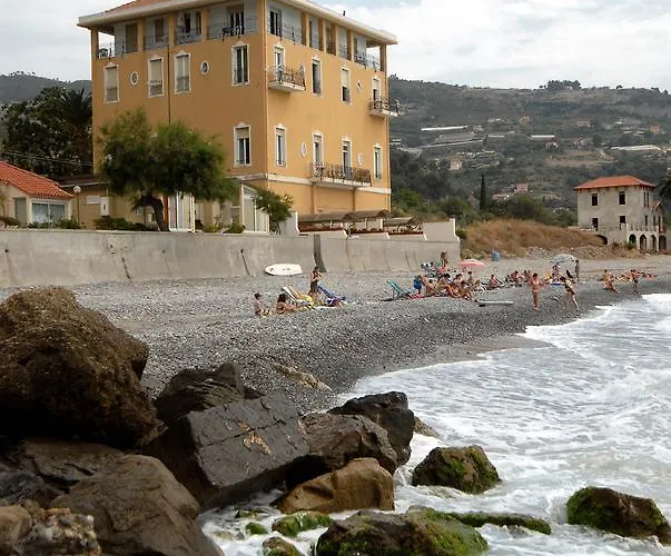 Holiday's Beach * Ventimiglia