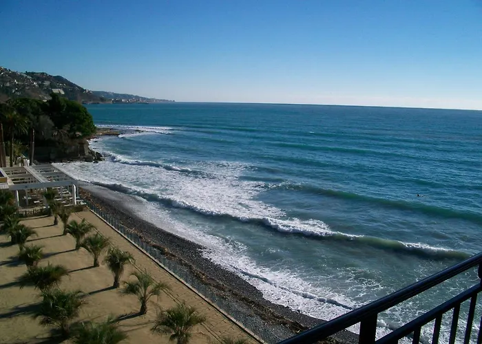 Holiday's Beach Aparthotel *